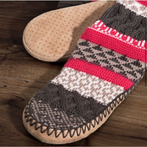 Women’s comfy cute knitted slippers socks non slip weekend cozy slippers - Picture 2 of 4